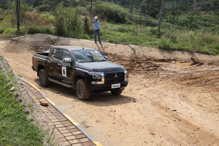 Test drive Mitsubishi All New Triton di medan off road