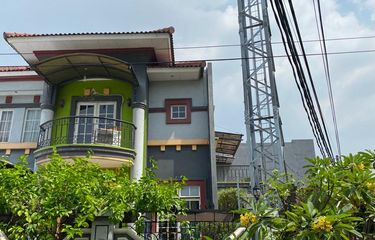 Soal Tower BTS Tak Berizin di Pekarangan, Pemilik Rumah: Enggak ...