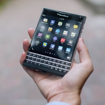 Ilustrasi ponsel pintar Blackberry.