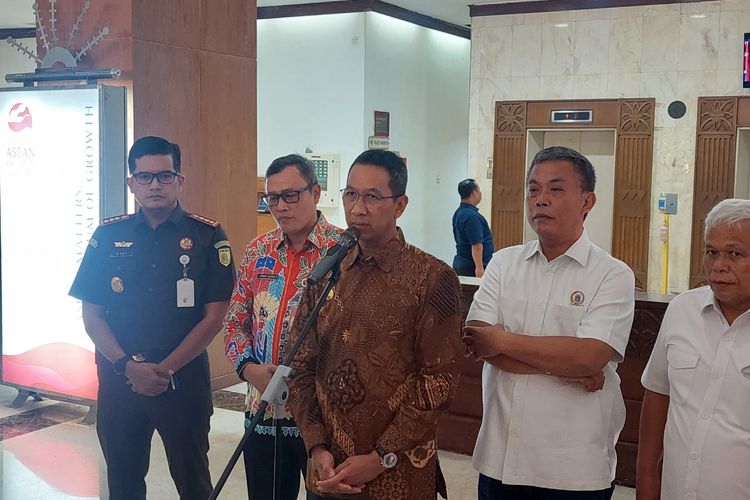 Penjabat (Pj) Gubernur DKI Jakarta Heru Budi Hartono saat ditemui di Kantor Pemerintah Kota Jakarta Pusat, Kamis (16/3/2023).