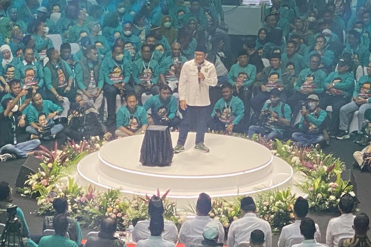 Ketua Umum Pertai Kebangkitan Bangsa (PKB) Muhaimin Iskandar atau Cak Imin memberikan sambutan dalam agenda “PKB Road To Election 2024” di Senayan, Jakarta, Minggu (30/10/2022) siang.
