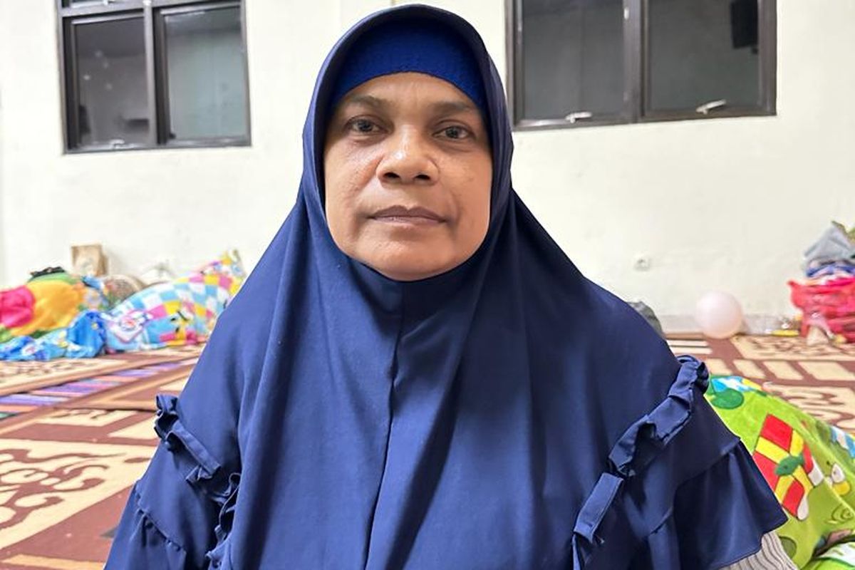 Salah seorang pengungsi kebakaran TPA Rawa Kucing ucapkan rasa terima kasih atas bantuan para petugas di pengungsian.