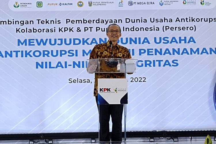 Wakil Ketua KPK Alexander Marwata memberikan pemaparan kepada pihak manajemen PT Pupuk Indonesia (Persero), Jakarta Pusat, Selasa (2/8/2022).