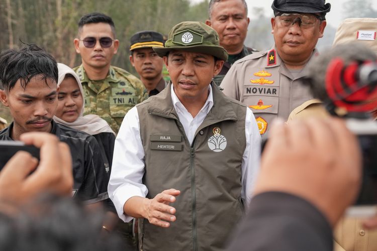 Menhut Raja Juli Minta Penanganan Karhutla di Kalsel Tak Kendur