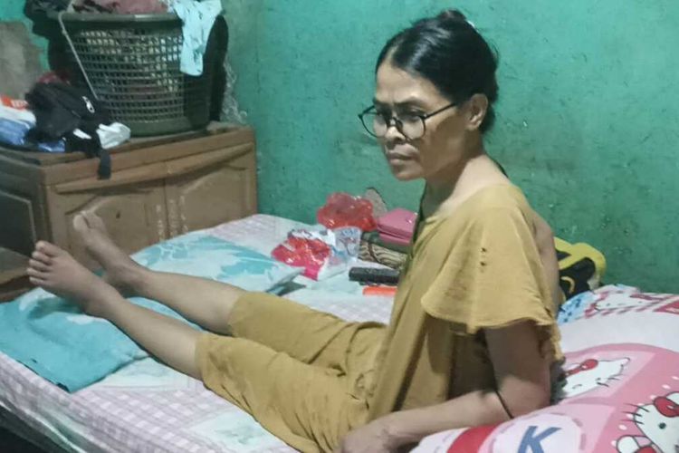 TKW Asal Karawang Pulang dengan Kursi Roda, 4 Bulan Kerja di Arab Saudi Tak Digaji