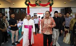 Hadiri Open House Keuskupan Agung Makassar, Danny Pomanto: Silaturahmi Rutin Saat Natal