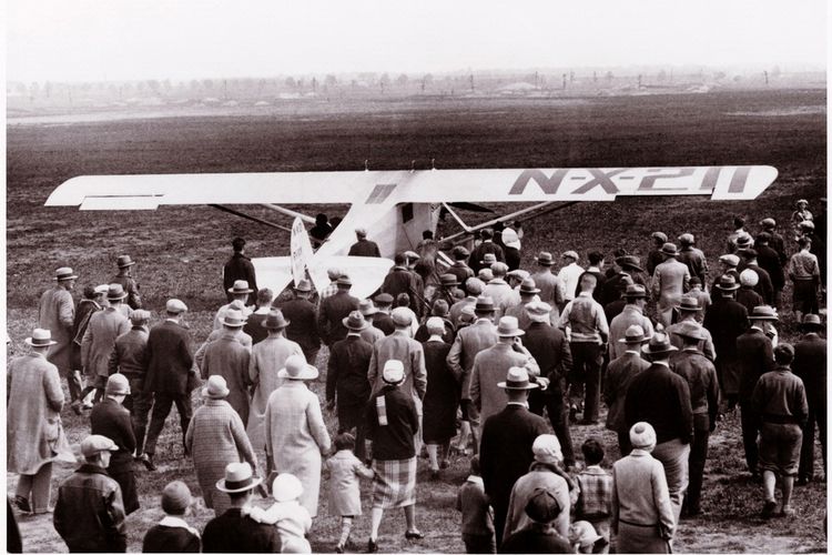 Pesawat Charles A Lindbergh bersiap terbang