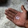 Beras Bansos Tercampur Biji Plastik Kembali Ditemukan di Cianjur