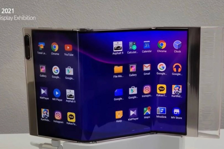 Prototipe layar lipat tiga Samsung Tri-Fold Phone. 