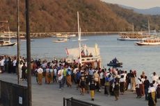 Ribuan Orang Saksikan Prosesi Laut pada Festival Golo Koe di Waterfront Labuan Bajo