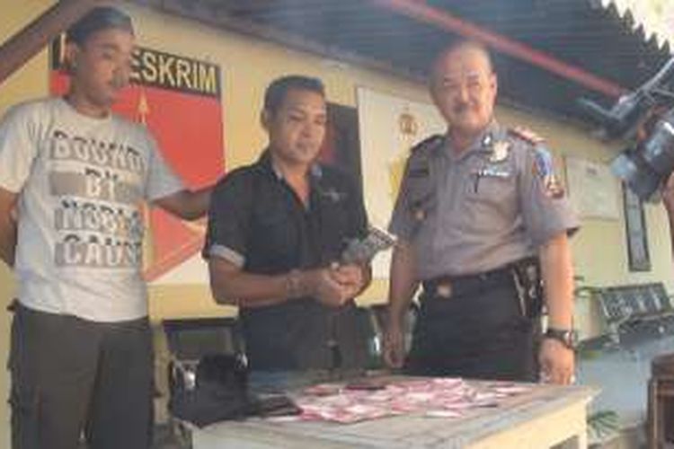 Aripin harus diamankan polisi dari Polsek Prabumulih Timur Kota Prabumuih karena tertangkap tangan membawa pistol rakitan ilegal dan uang sebanyak 17 juta rupiah dalam suatu operasi Polsek Prabumulih Timur