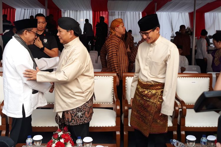 Calon presiden dan wakil presiden Prabowo Subianto dan Sandiaga Uno di Monas, Jakarta, Minggu (23/9/2018).