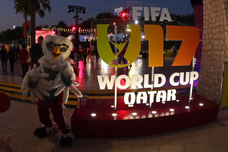 Maskot Piala Dunia U17 2025 Qatar, Boma berdiri di area Lapangan 7 Aspire Zone, Doha, Qatar, Jumat (7/11/2025). Foto ini merupakan ilustrasi Piala Dunia U17 2025 untuk artikel-artikel terkait. 