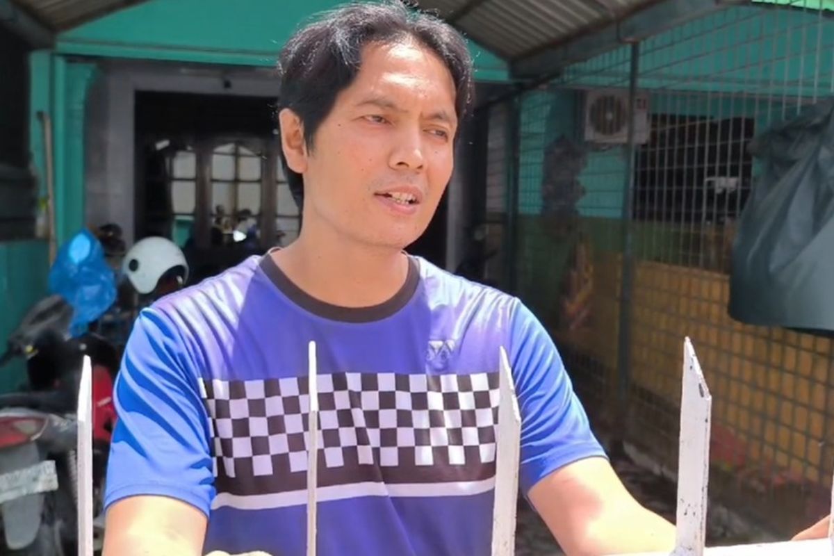 Juli Azhari, pengelola Murni Day Care, saat diwawancarai di kediamannya di Jalan Murni, Kota Medan, pada Rabu (9/101/2024).  