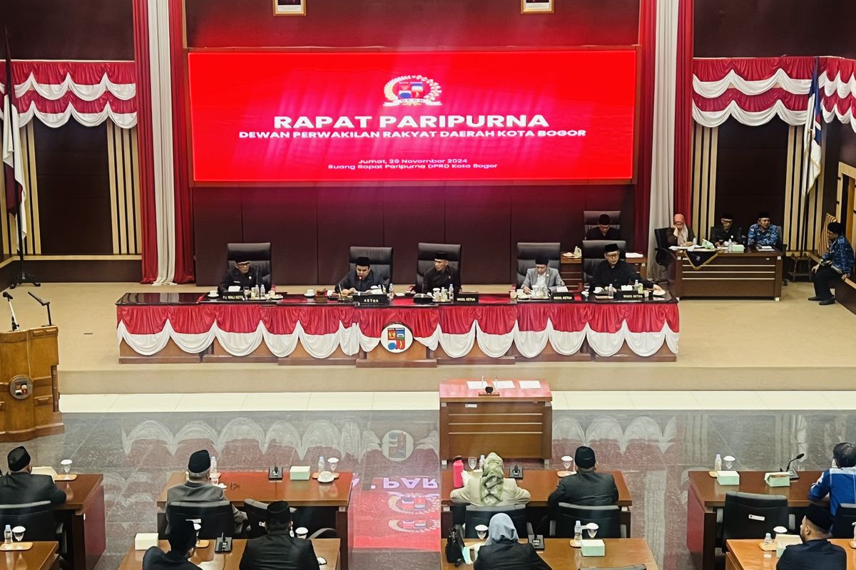 DPRD Kota Bogor resmi menyetujui Rancangan Anggaran Pendapatan dan Belanja Daerah (RAPBD) Tahun Anggaran 2025 dalam Rapat Paripurna yang digelar di Gedung DPRD Kota Bogor, Jumat (29/11/2024).