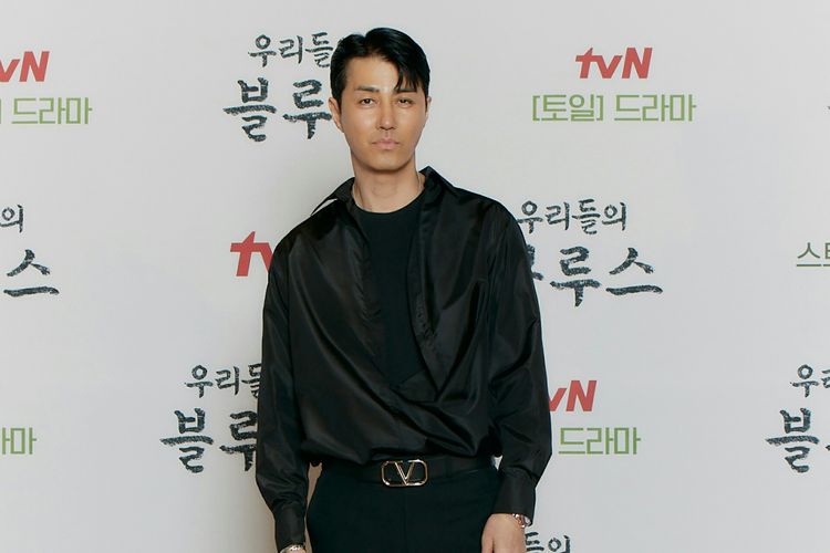 Aktor Cha Seung Won setelah konferensi pers virtual drama Korea Our Blues, Kamis (7/4/2022). 