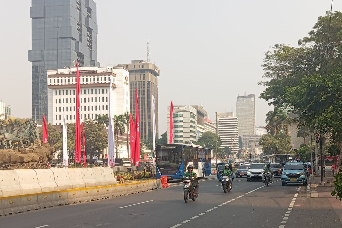 Jalan Medan Merdeka Barat usai aksi demontrasi, Jakarta Pusat, Selasa (20/8/2024