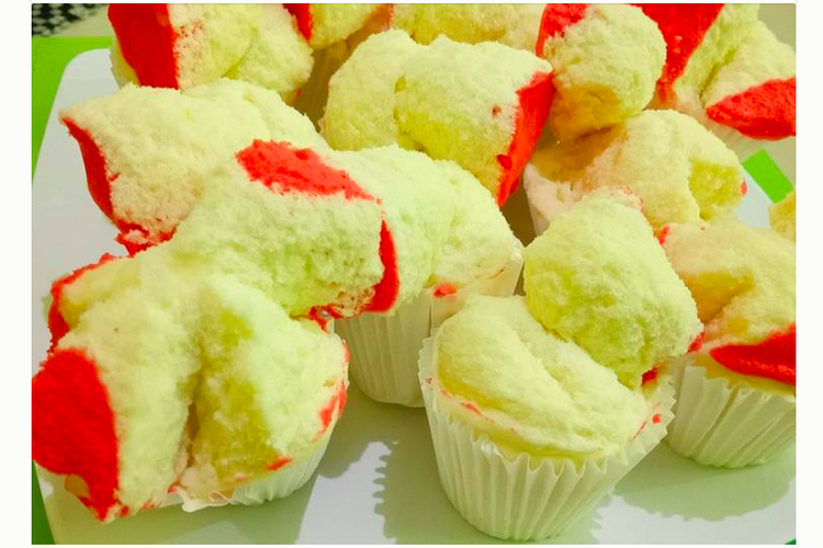 Bolu kukus merah-putih