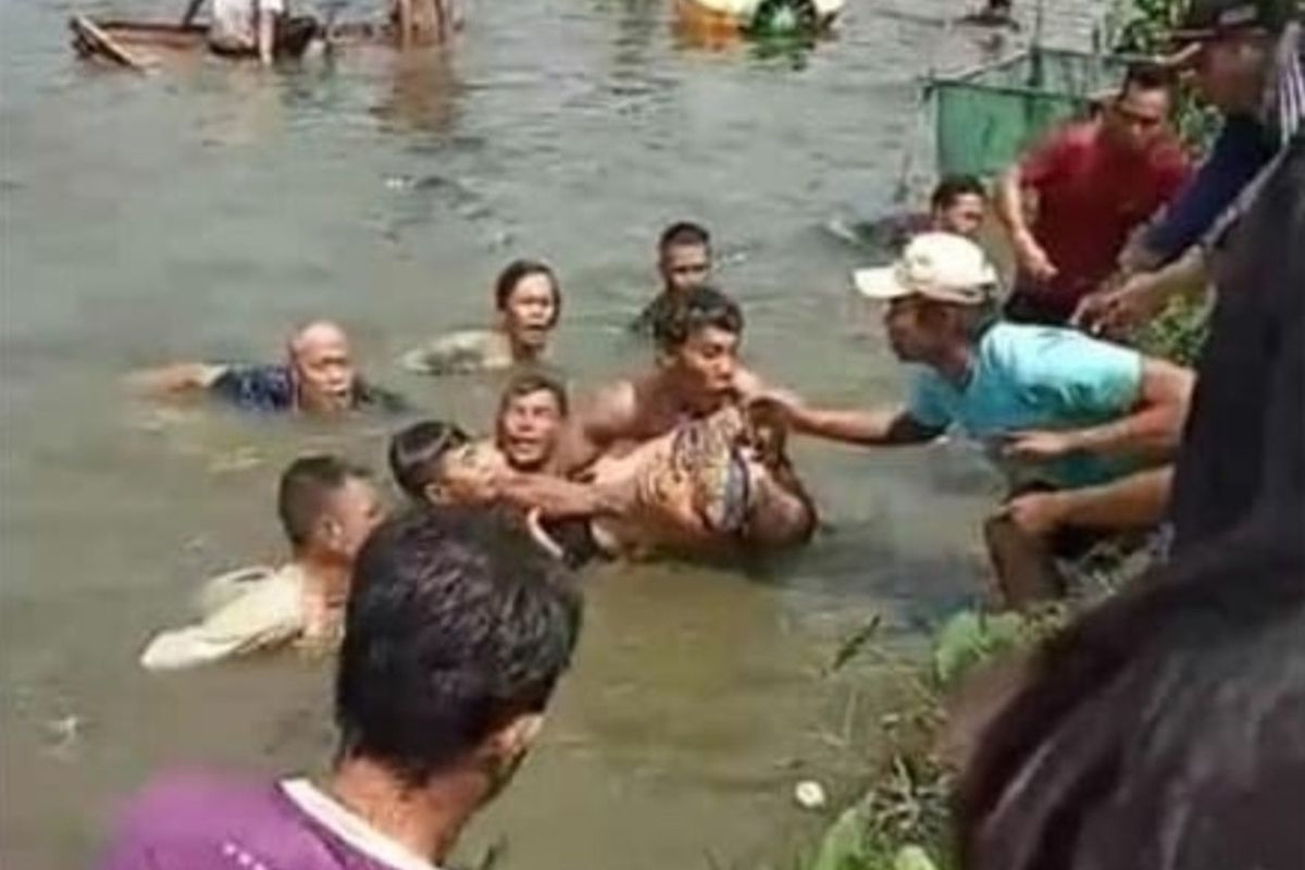 Tangkapan layar bocah tenggelam saat bermain sepeda di pinggir Setu Pengasinan, Sawangan, Depok, Minggu (23/8/2020)