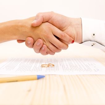 Ilustrasi perjanjian pranikah atau prenuptial agreement.