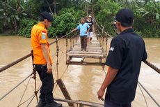 Tiga Orang Tewas Tenggelam akibat Jembatan di Tanggamus Putus