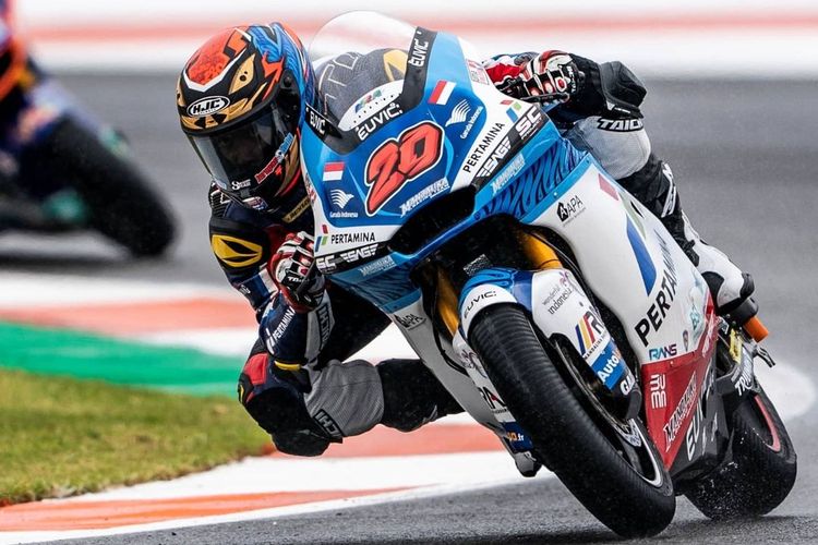 Dimas Ekky Pratama saat menjadi wildcard untuk Pertamina Mandalika SAG Team pada Moto2 Valencia 2021