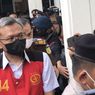 Dalam Dakwaan, Agus Nurpatria Rangkul Irfan Widyanto Tunjuk CCTV Mana Saja yang Mesti Dirusak