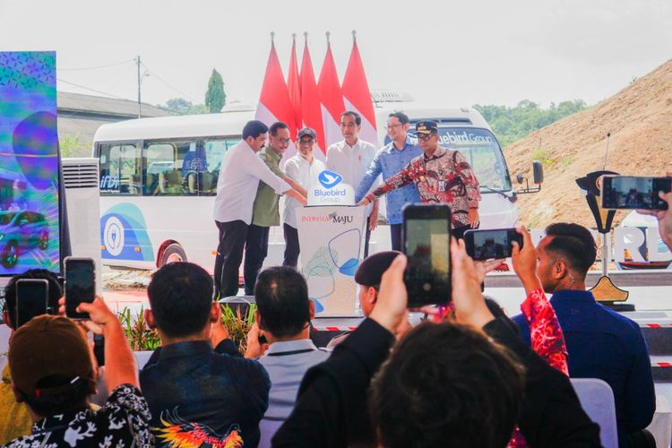 Dukung IKN Jadi Kota Hijau, Bluebird Investasi Mobil Listrik