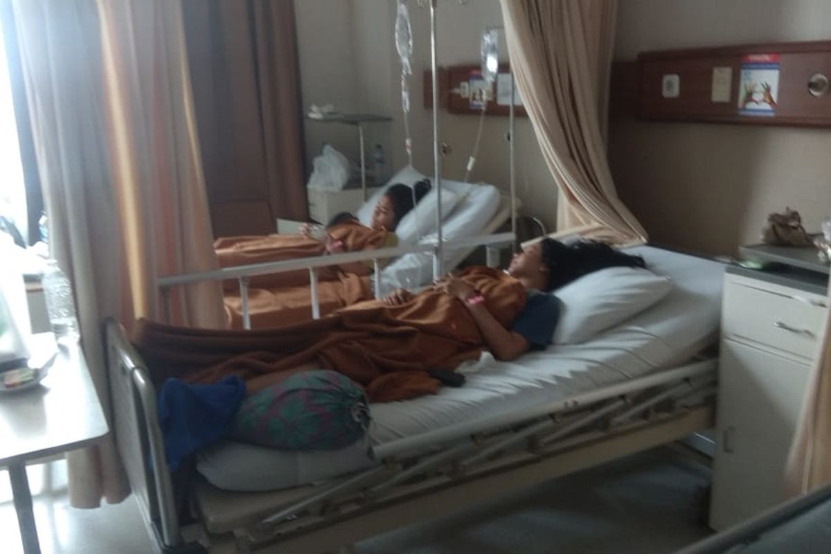 Siswa korban kebakaran SMK Yadika 6 Bekasi dirawat di Rumah Sakit Yadika, Pondok Bambu, Jakarta Timur, Selasa (19/11/2019).