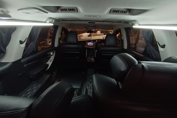 Toyota Innova garapan Baze dengan interior super mewah