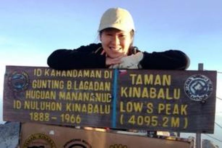 Pendaki asal Sydney, Australian, Vee Jin Dumlao terjebak di Gunung Kinabalu setelah gempat 6 skala richter mengguncang gunung tersebut Jum'at pagi dan menewaskan 13 orang.