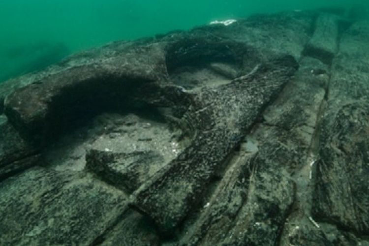 Potongan kapal karam di Nil yang usianya diperkirakan 2.500 tahun. Kapal ini dinamai Kapal 17.