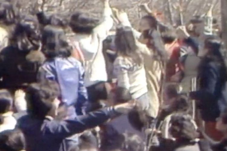 Perempuan Iran bedemonstrasi di Teheran pada 8 Maret 1979.