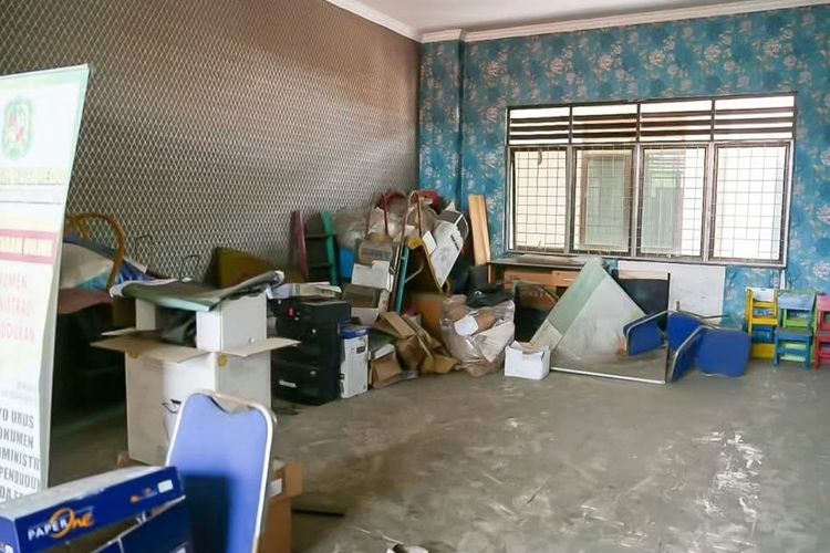 Sidak Kantor Lurah Dwikora, Wali Kota Medan Temukan Ruangan Berdebu dan Penuh Sarang Laba-laba