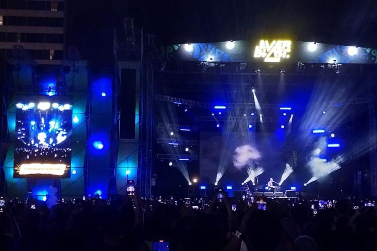 Grup band Secondhand Serenade tampil di Everblast Festival, Kemayoran, Jakarta Pusat, Minggu (5/3/2023).
