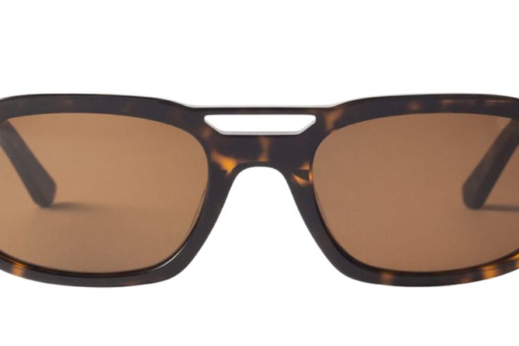 Kacamata Berbingkai Tebal