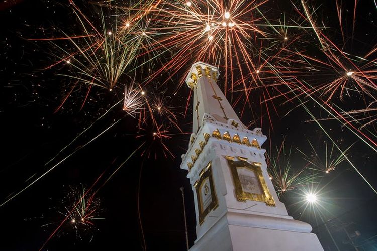 Tugu Jogja, salah satu tempat terbaik menyaksikan kembang api pada perayaan tahun baru 2019.