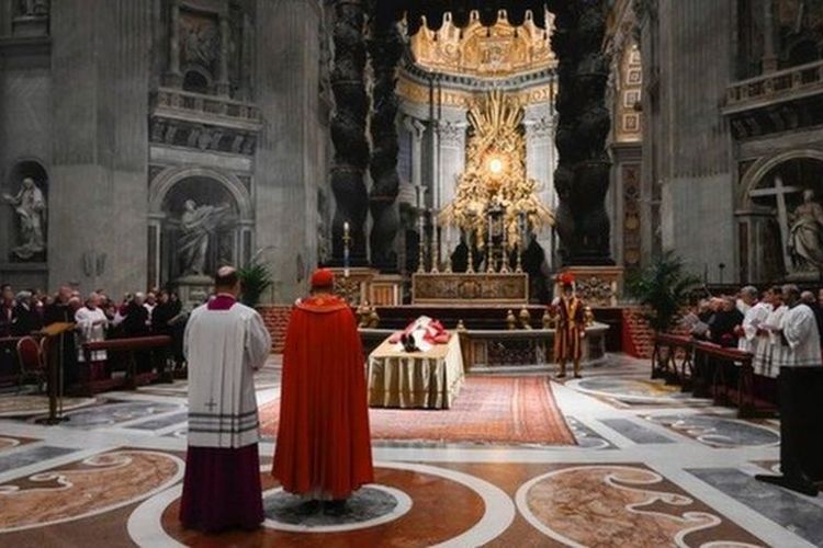 3 Alasan Mengapa Pemakaman Paus Benediktus Unik Dalam Sejarah Katolik