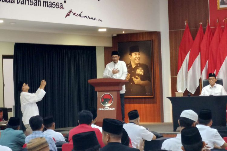 Ketua DPP PDI-P Djarot Saiful Hidayat saat menutup pelatihan dakwah digital di Sekolah Partai PDI-P, Lenteng Agung, Jakarta Selatan, Sabtu (15/4/2023).