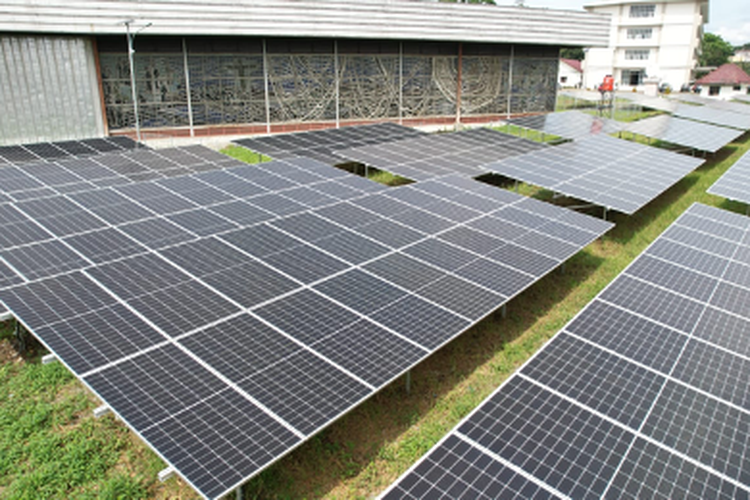 Instalasi PLTS On-Grid Ground Mounted Universitas HKBP Nommensen Pematangsiantar