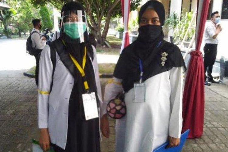 Dua ibu hamil terpantau ikut Tes Seleksi Kompetensi Bidang (SKB) di Gedung Regional VII Badan Kepegawaian Negara (BKN) Palembang, Rabu (2/9/2020).
