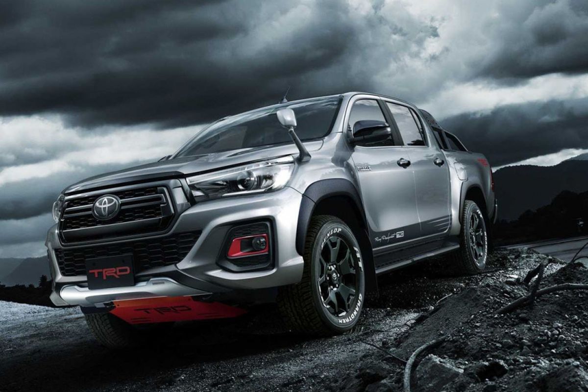 Pada ajang Tokyo Auto Salon 2019, Toyota hadirkan Hilux Black Rally Edition