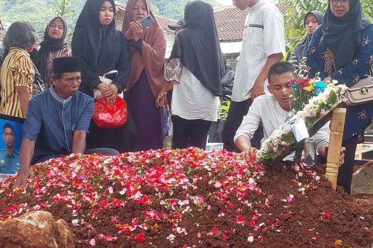 Berita Terkini Harian Bencana Longsor Cisarua Terbaru Hari Ini - Kompas.com