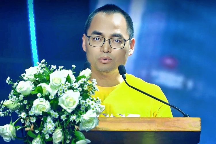 CEO Hu Ya, Dong Rong, berbicara pada Nimo TV Global Gala 2023.