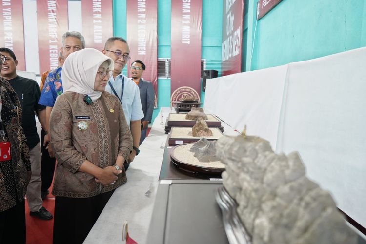 Saat “Batu-batu Purba” Dipamerkan di Kebumen, Simpan Jejak Bumi Jutaan Tahun