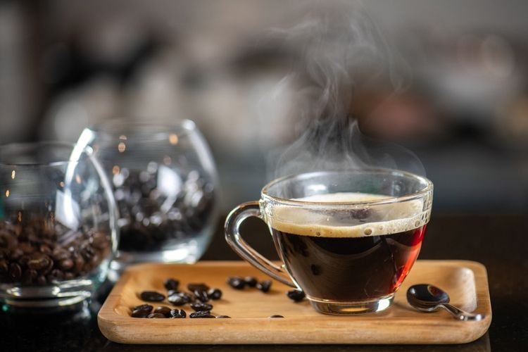 Ilustrasi berapa kali minum kopi pahit dalam sehari?