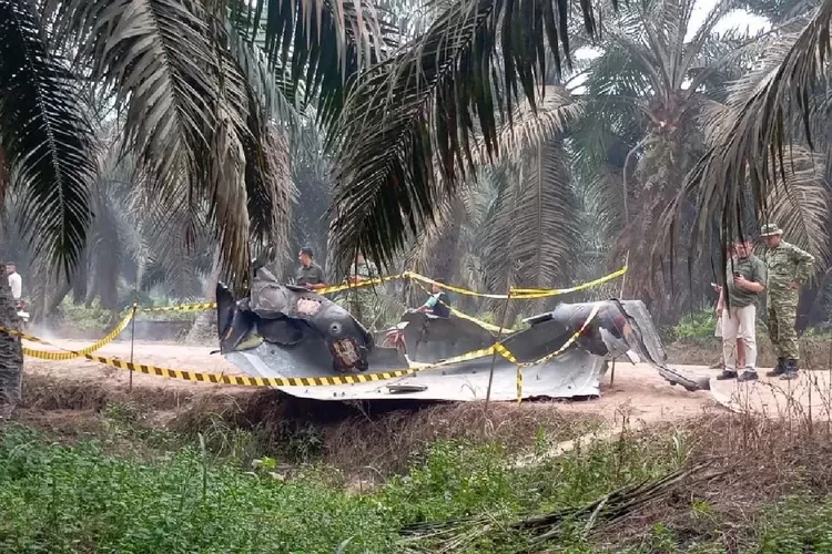 Benda Logam Misterius Ditemukan di Kebun Sawit Kotawaringin Timur, Ternyata Puing Roket China