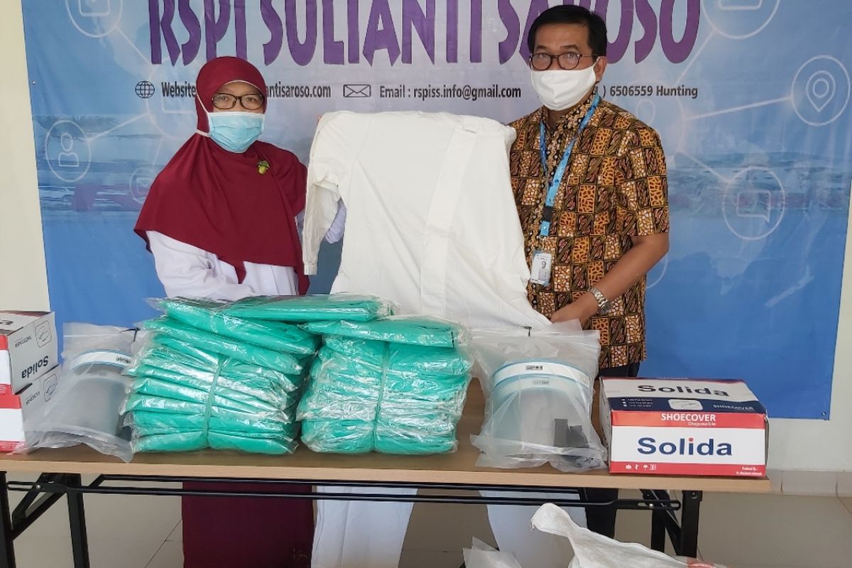 Pembagian Alat Pelindung Diri (APD) dari Yayasan Dana Kemanusiaan Kompas ke RSPI Sulianti Saroso