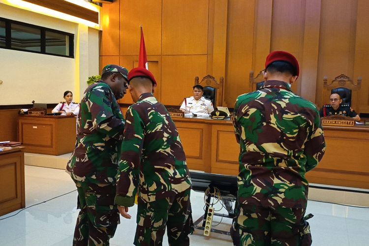 Hakim Soroti Perbedaan Seragam 3 Anggota TNI di Sidang Kasus Kematian Kacab Bank BUMN