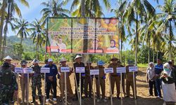 Cegah Krisis Pangan, Kementan Lakukan Kick Off Padi Gogo di Lahan Kebun Kelapa Bone Bolango